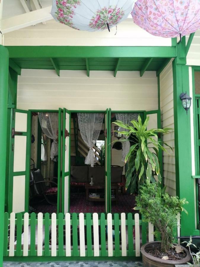 Baan Tepa Boutique House Bed & Breakfast Bangkok Exterior photo